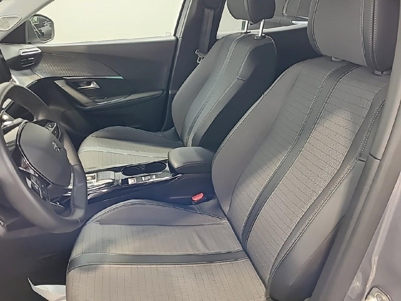 Peugeot 2008 electrique 136 ch allure — photo 10