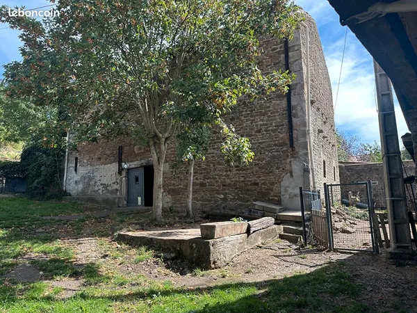 Bâtiment 200 m² SAINT JEAN BONNEFONDS