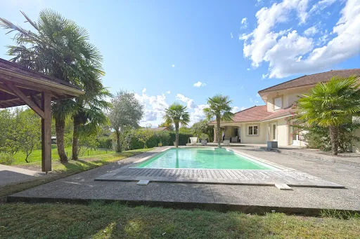 Maison 7 pièces 240 m²