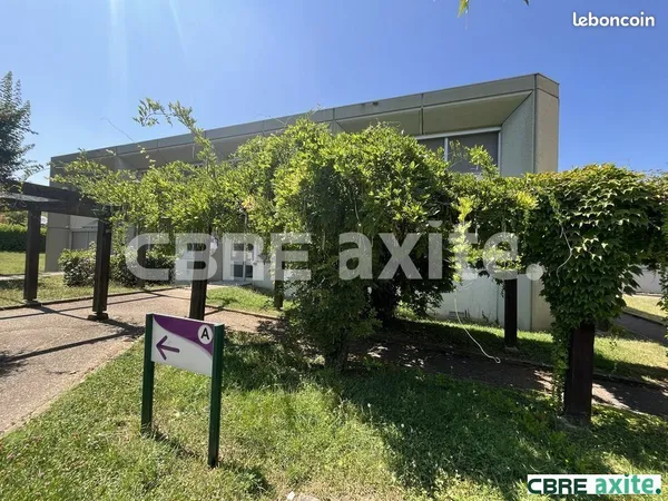 Bureaux 111 m² BOURGOIN JALLIEU