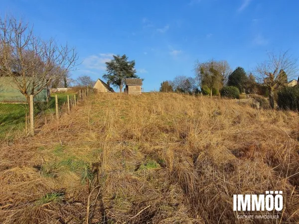 Terrain 700 m²