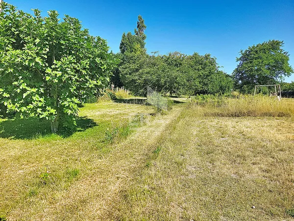 Terrain 1400 m²