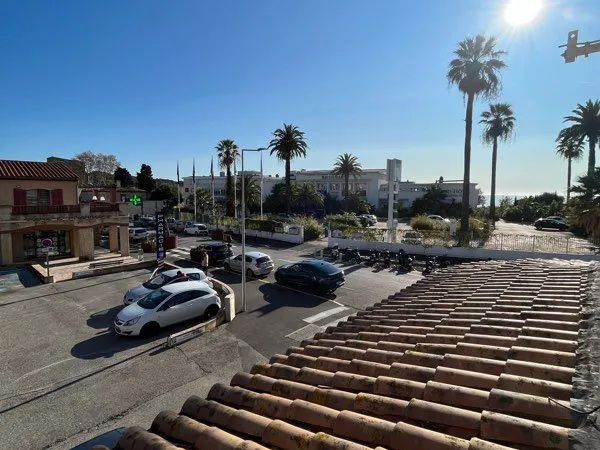 Studio entièrement rénové - Les Sablettes - À 50 m de la plage