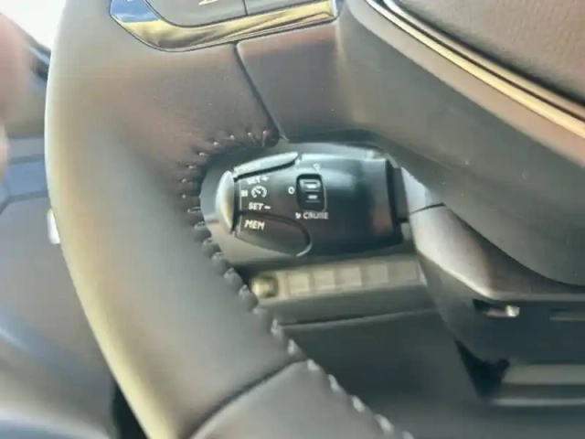 Peugeot 208 hybrid 110 e-dcs6 — photo 20