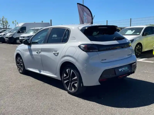 Peugeot 208 hybrid 110 ch e-dcs6 — photo 12