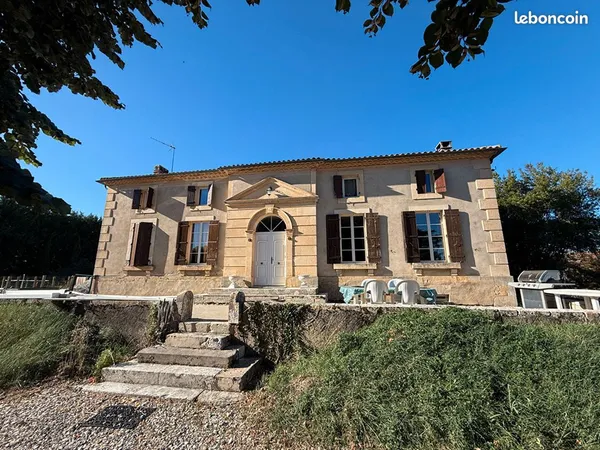 Maison 8 pièces 259 m²