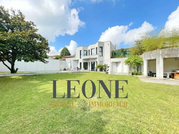 Maison de luxe 5 pièces 130 m²