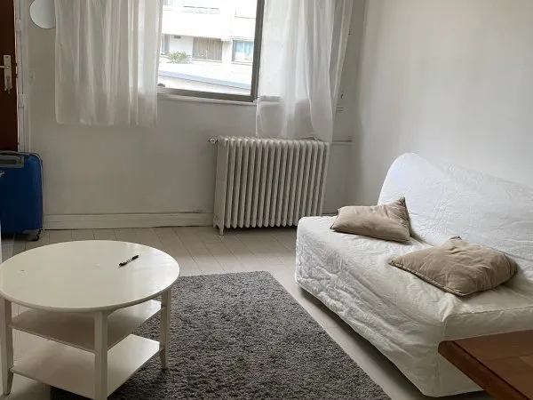 Loue studio - Paris 15ème métro Dupleix - 20m²