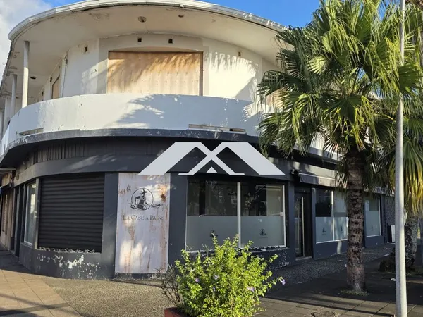 Local 150 m² Saint-Benoît
