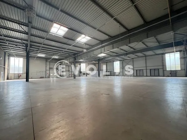 Locaux d'activité - A LOUER - 18 729 m² divisibles à partir de 1 370 m²