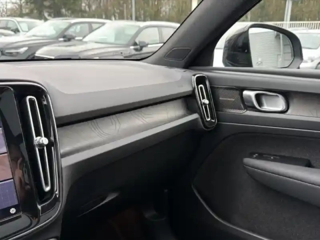 Volvo Xc40 recharge 231 ch 1edt — photo 40
