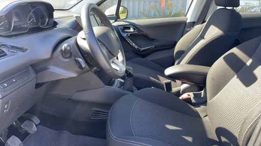 Peugeot 208 1.2 PureTech 82 - Active – 2019 – 32567 km – Essence – Boîte Manuelle — photo 35