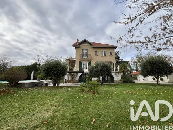 Maison 7 pièces 291 m²