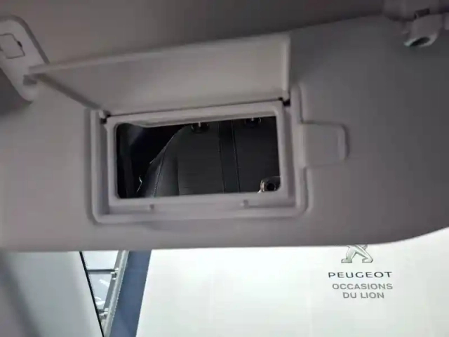 Peugeot 2008 puretech 100 s&amp;s bvm6 — photo 32