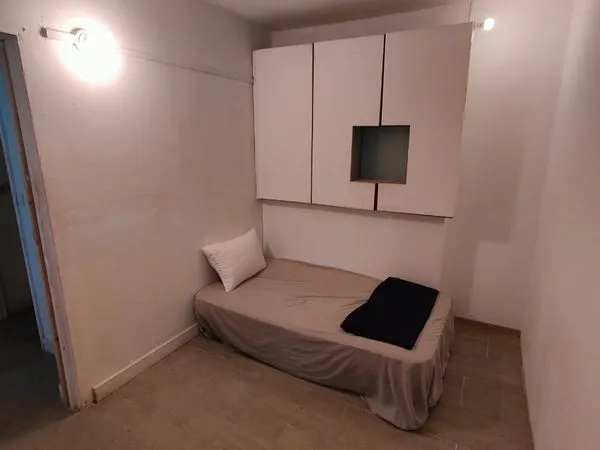 Chambre colocation face centre commerciale