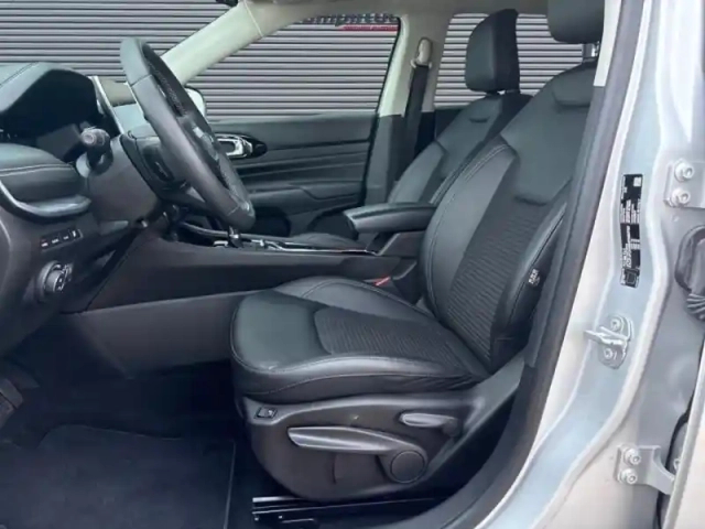 Jeep Compass 1.3 turbo t4 190ch phev 4xe limited at6 eawd — photo 10