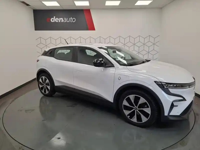 Renault Megane e-tech ev60 130ch super charge — photo 9