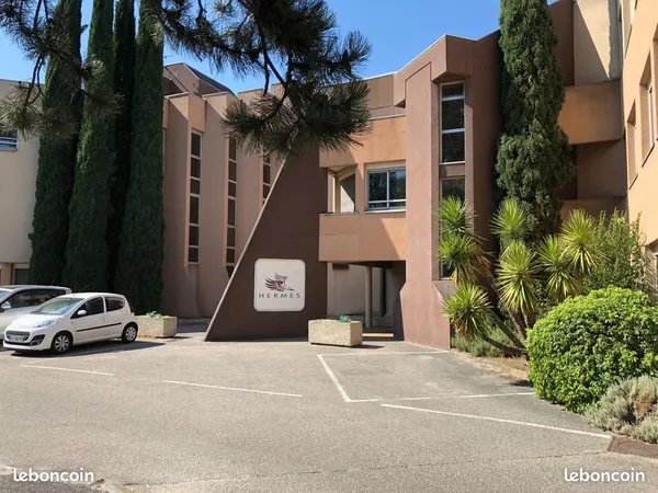 à louer 1 ou 2 parkings camion ou voiture sur Montagny le bas