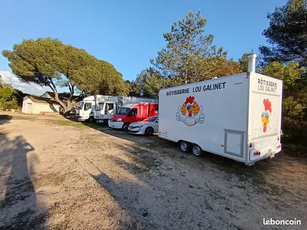 Hivernage, stationnement, place de parking pour voiture, remorque, camion, caravane, camping-car, va