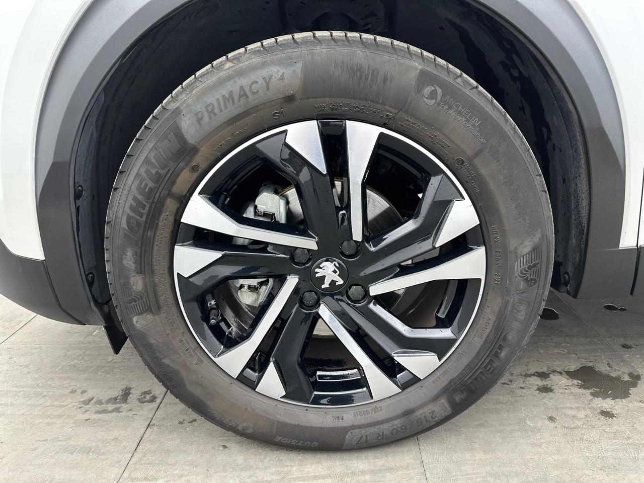 Peugeot 2008 puretech 130 s&s eat8 allure — photo 14