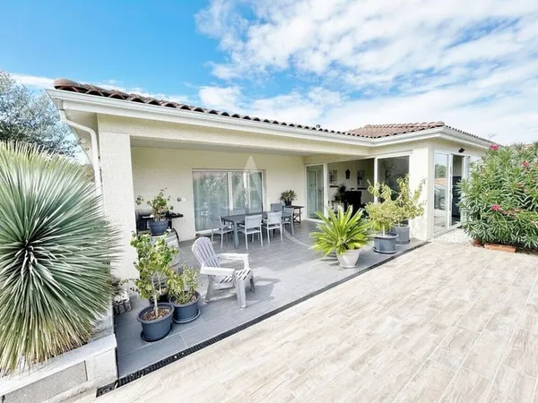Maison de plain-pied 5 pièces 140 m²