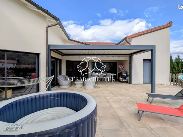 Propriété 7 pièces 183 m²