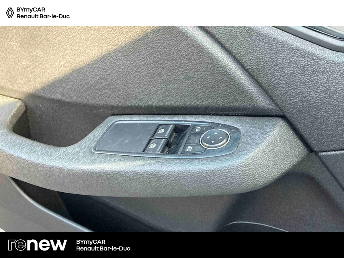 Renault Clio E-Tech 140 - 21 — photo 20