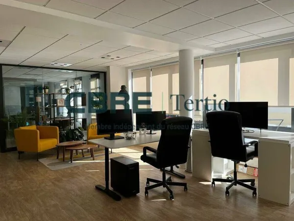 Bureau 130 m²