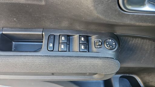 Citroen C3 Aircross 1.6 BlueHdi 120 EAT6 - Shine – 2019 – 132558 km – Diesel – Boîte Automatique — photo 27