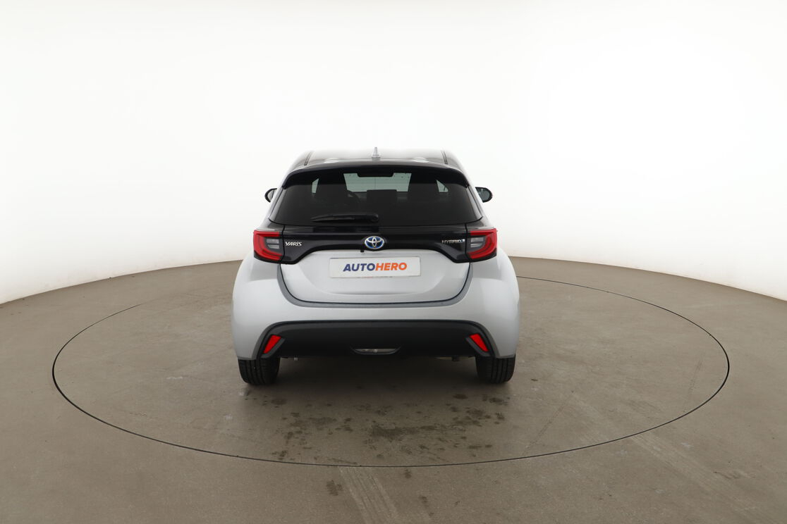 Toyota Yaris 1.5 Hybrid Design — photo 4