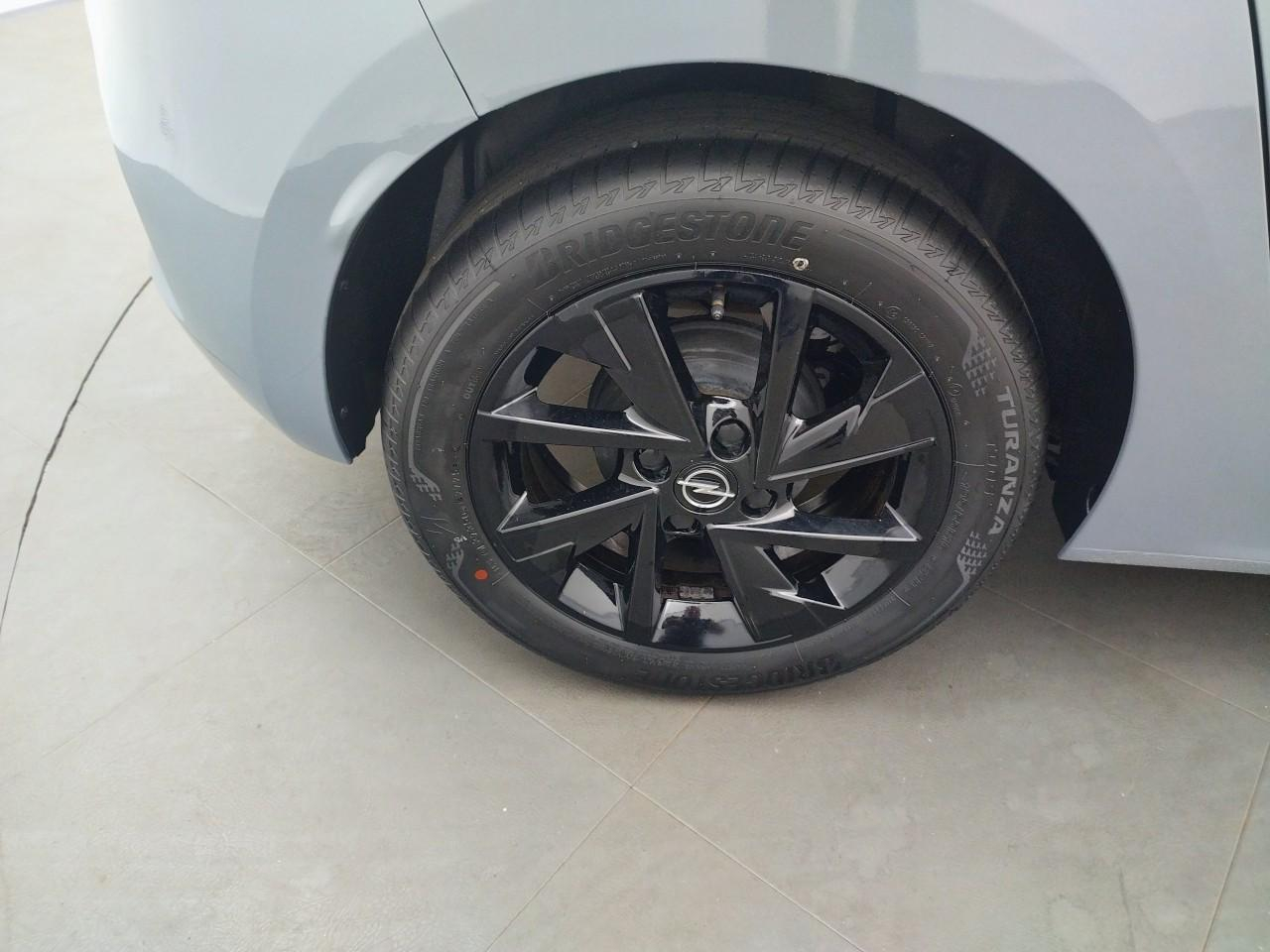 Opel Corsa 1.2 turbo 100 ch bvm6 — photo 27