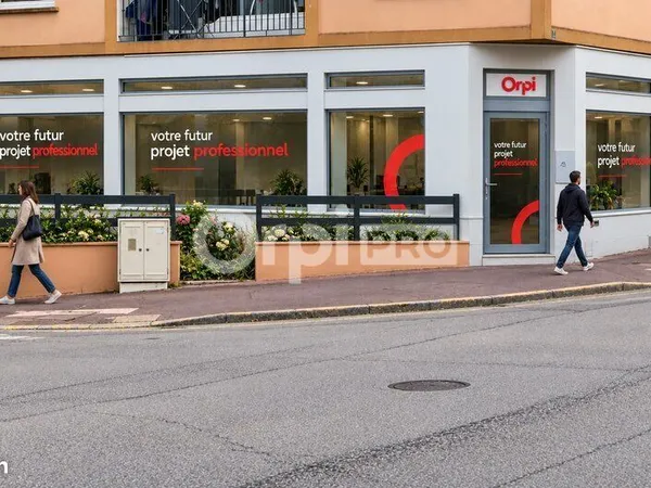Local commercial 84 m²