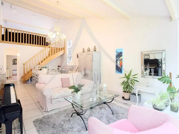 Maison de plain-pied 7 pièces 220 m²