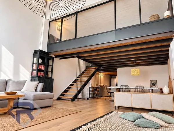 Loft 4 pièces 167 m²