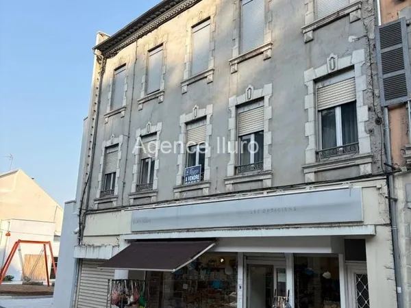 OLORON CENTRE VILLE IMMEUBLE DE CARACTERE (la copropriété est faite, l'investisseur peut revendre pa
