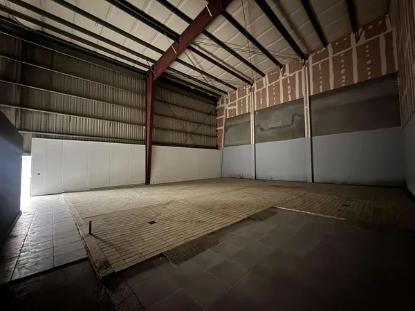 A louer dépôt 215m² à Baie-Mahault ZI Jarry