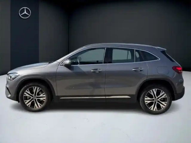 Mercedes Gla 200 d progressive line — photo 22