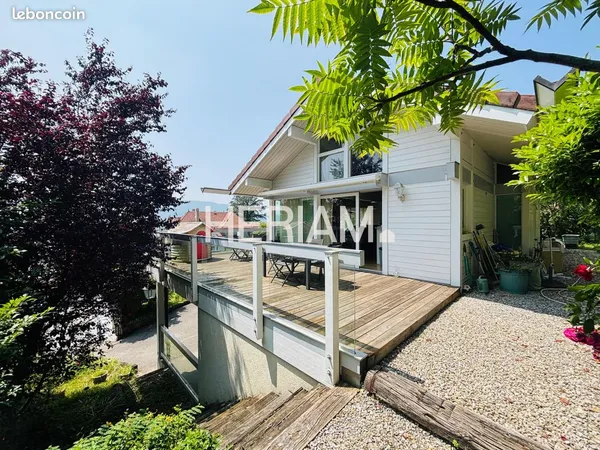 Villa 6 pièces 215 m²
