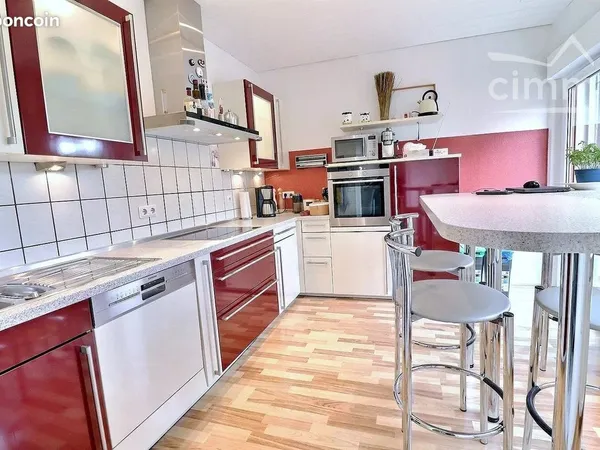 Maison 5 pièces 235 m²