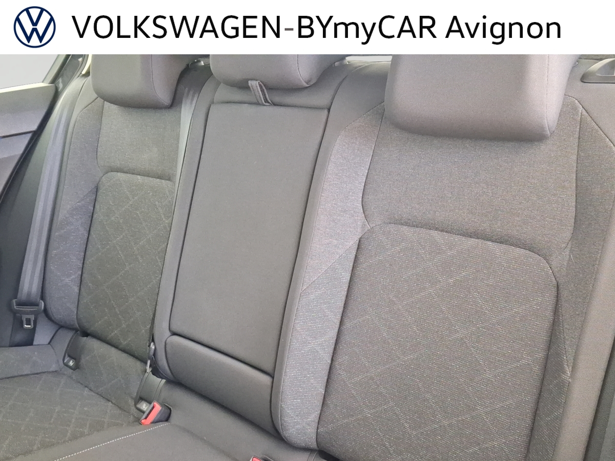 Volkswagen Golf 1.0 eTSI OPF 110 DSG7 — photo 31