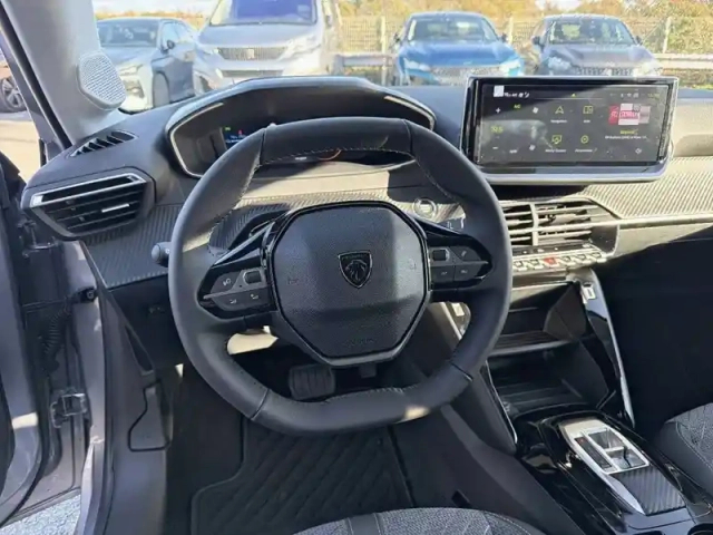 Peugeot 208 electrique 50 kwh 136ch — photo 9