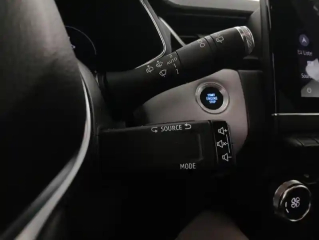 Renault Captur e-tech plug-in 160 intens — photo 26