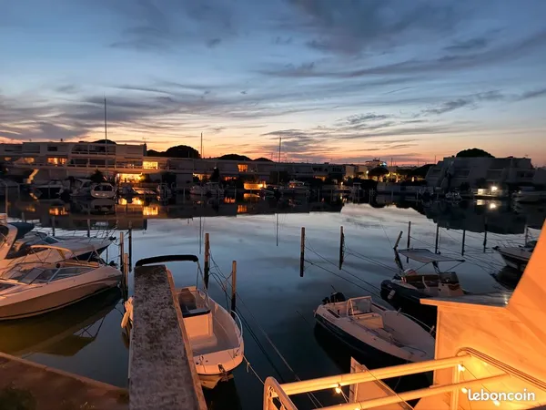 Port-camargue - marina t2 cabine avec appontement et parking