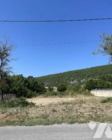 Terrain 1977 m²