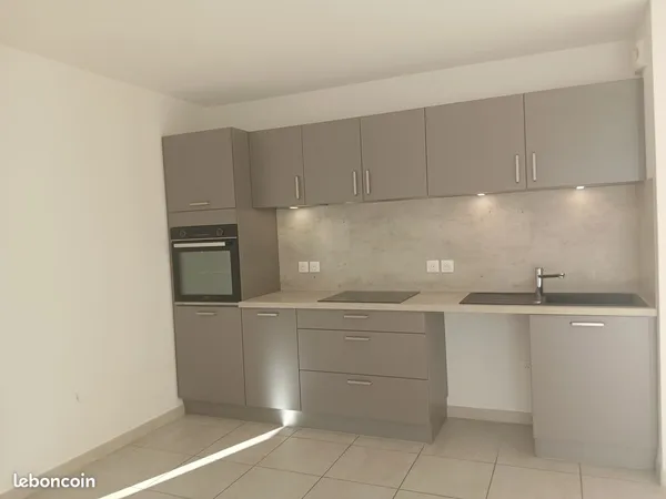Appartement t3 + cave + garage - place de parking