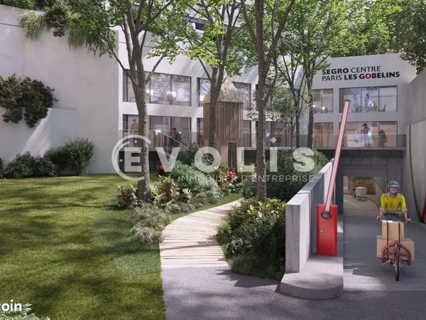 Local d'activité 783 m²