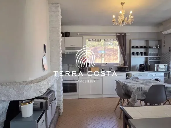 Propriété 5 pièces 183 m²