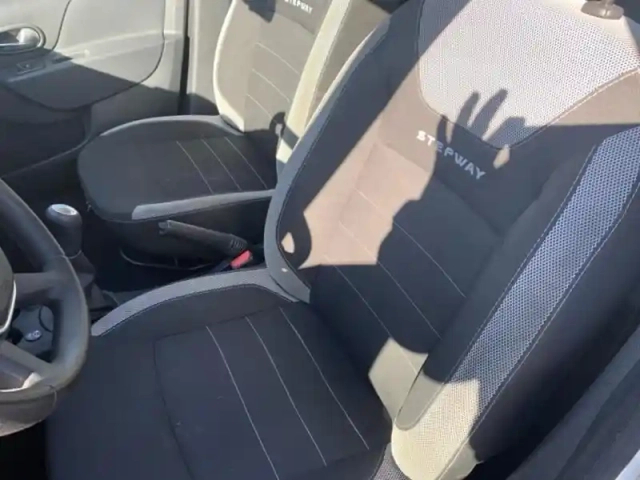 Dacia Sandero 1.0 eco-g 100ch evasion — photo 11