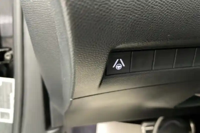 Peugeot 2008 hybrid 145 e-dcs6 — photo 19