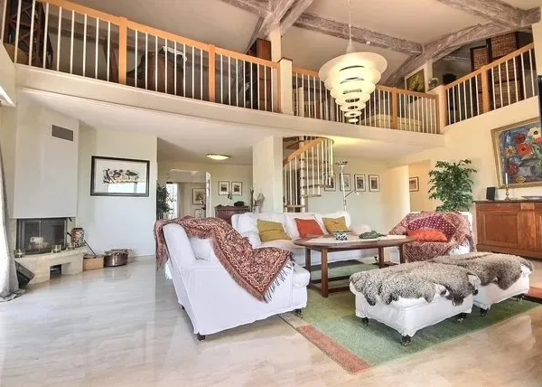 Duplex à vendre à Mougins - Rooftop, piscine et aperçu mer